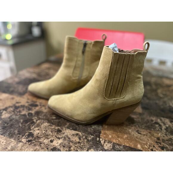 Beast Fashion Bronda Ankle Bootie - Picture 1 of 8